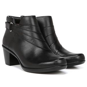 NIB Naturalizer Black Leather Booties